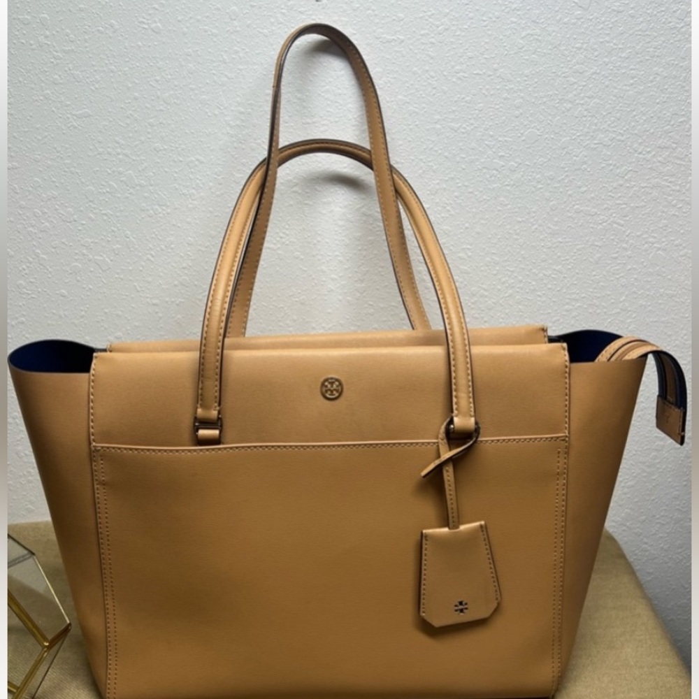Tory Burch Parker tote bag,color combination Cardamom with Royal Navy interior.